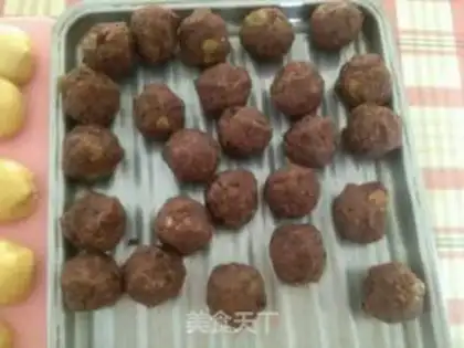 Make Bean sesame moon cake step 2