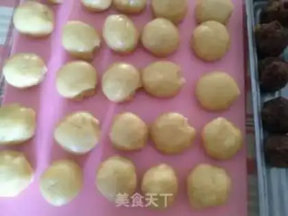 Make Bean sesame moon cake step 3
