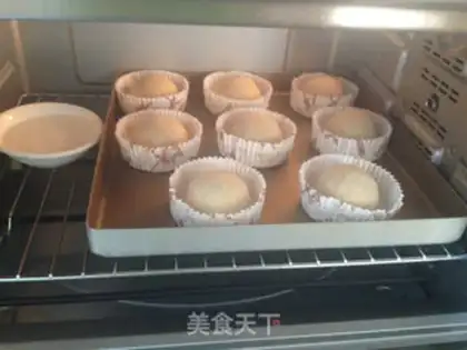 Make All-wheat paper cups of bread step 4