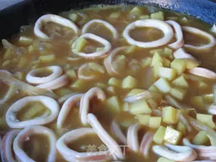Make Curry potato squid noodles step 13
