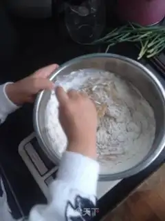 Make A wide moon cake step 2