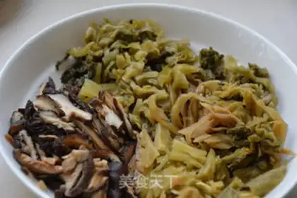 Make Ranzhou sour beef noodles step 2