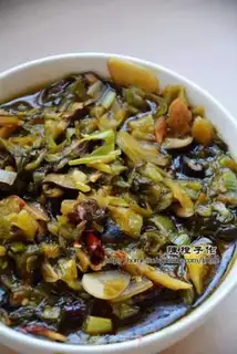 Make Ranzhou sour beef noodles step 8