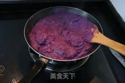 Make A wide range of macaroni step 1