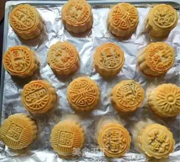 Make A wide moon cake step 17