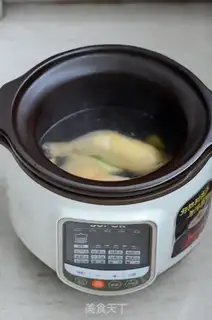 Make Fung chicken leg soup step 4