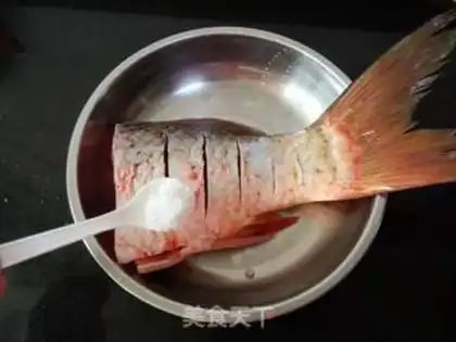 Make Red-burned carp tail step 2