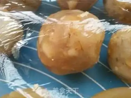 Make A wide moon cake step 9