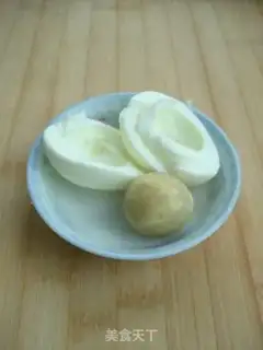 Make Eggs and rice step 1