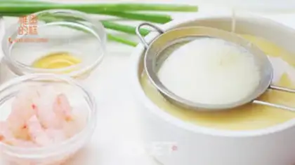 Make Shrimp eggs step 1
