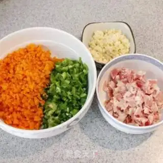 Make Soybean bacon fried rice step 1