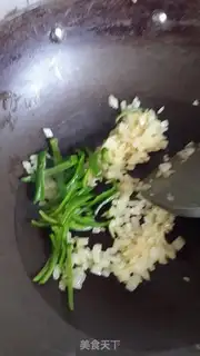 Make Homemade black pepper sauce noodles step 2