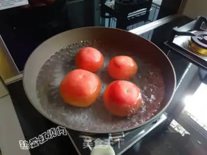 Make Tomato cowtail soup step 1