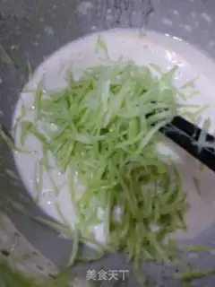 Make cucumber eggcake step 2