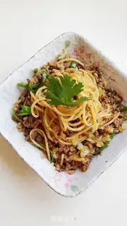 Make Homemade black pepper sauce noodles step 5