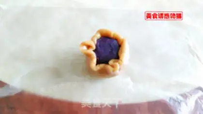Make The broad potato coconut mooncake step 8