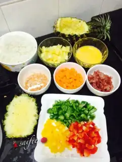 Make Pineapple rice step 2