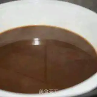 Make A simple handmade glue cake step 0