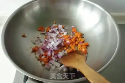 Make Pineapple shrimp rice step 4