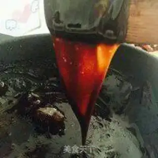 Make A simple handmade glue cake step 3