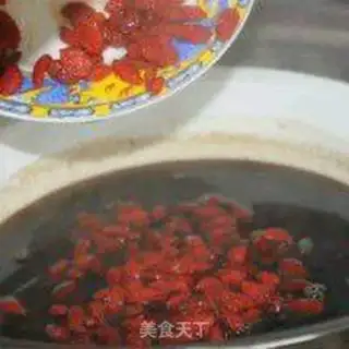 Make A simple handmade glue cake step 4