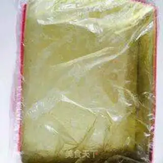 Make A simple handmade glue cake step 6
