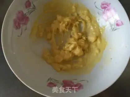 Make Egg yolk ball step 1