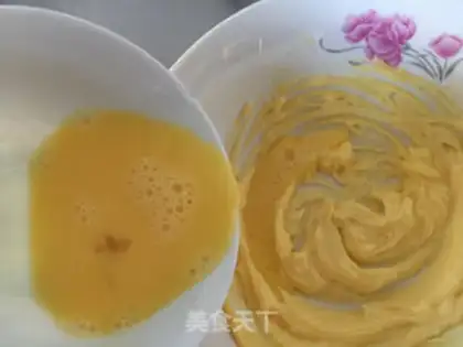 Make Egg yolk ball step 2