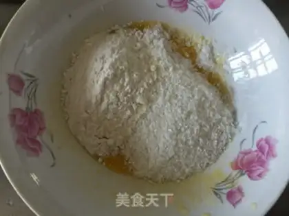 Make Egg yolk ball step 4