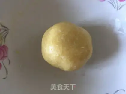 Make Egg yolk ball step 5