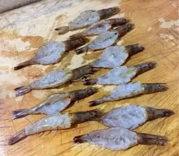 Make Garlic back shrimp step 2
