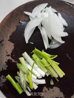 Make Onion noodles step 1
