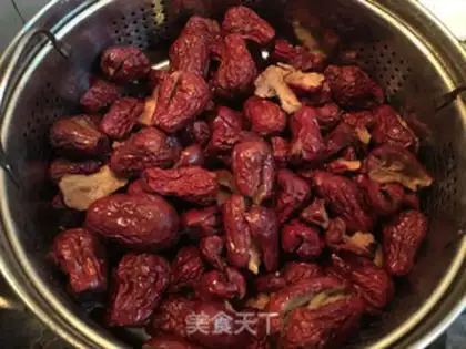 Make A wide-range date tart step 1