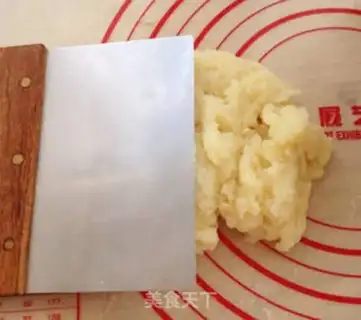 Make Pyramid potato sesame cake step 2