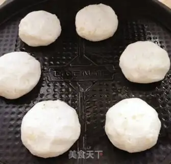 Make Pyramid potato sesame cake step 11