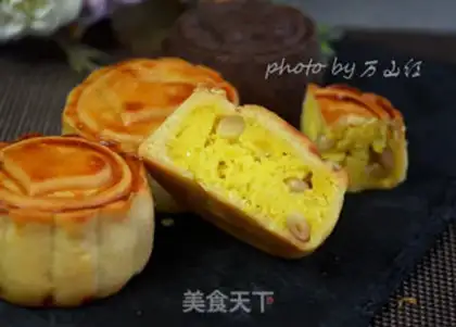 Make Rose-tree mooncake step 18