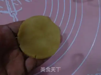 Make The date-measure mooncake step 8