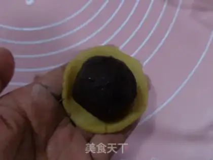 Make The date-measure mooncake step 9