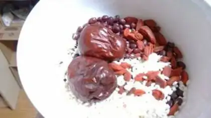 Make Pumpkin with red bean congee step 1