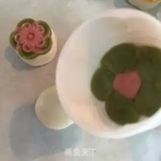 Make Colored ice lunar pie step 20