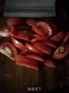 Make Tomato fried eggs step 1