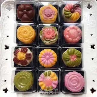 Make Colored ice lunar pie step 25
