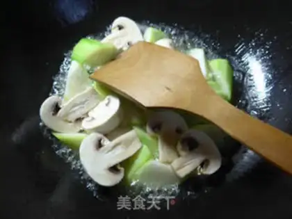 Make Mushrooms boil and bloom at night step 6