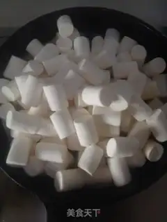 Make Cow Rolling Sugar step 2