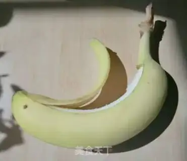 Make Creative bananas step 1