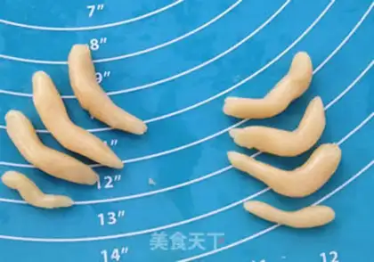 Make Fancy moon cakes step 6