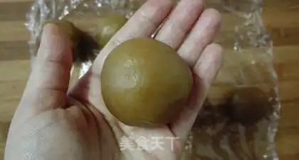 Make The egg yolk mooncake step 11