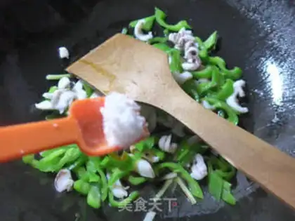 Make Spicy pepper fried squid step 7