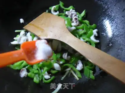 Make Spicy pepper fried squid step 8