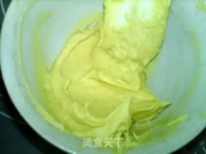 Make A broad coconut moon cake step 3